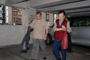 刘德华开车照片,演绎都市驾驭传奇