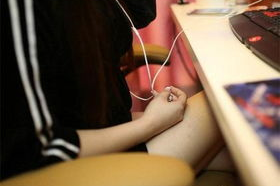 女主播牛奶淋胸